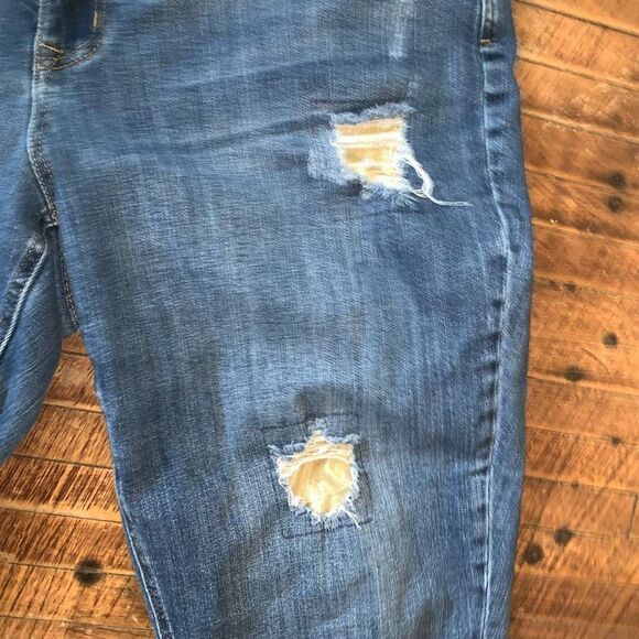 Lane Bryant boyfriend fit 22 distressed gold patch normcore jeans - Picture 2 of 4